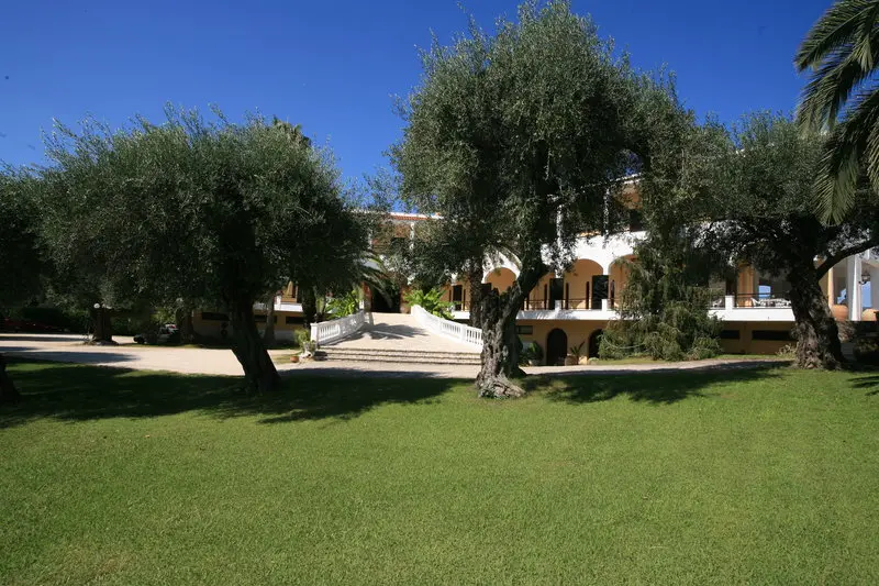 Paradise Hotel gallery image 5