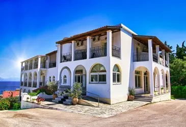 Yannis Hotel