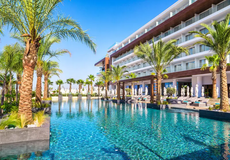 Amanti Hotel Made for Two