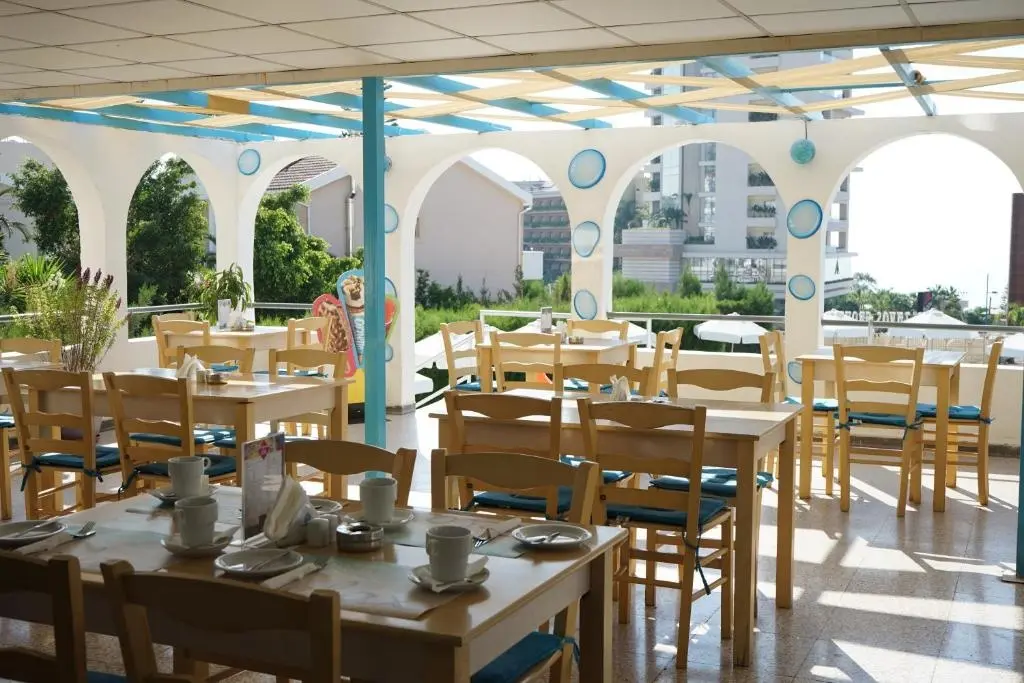 Polyxeni Hotel & Apartments gallery image 2