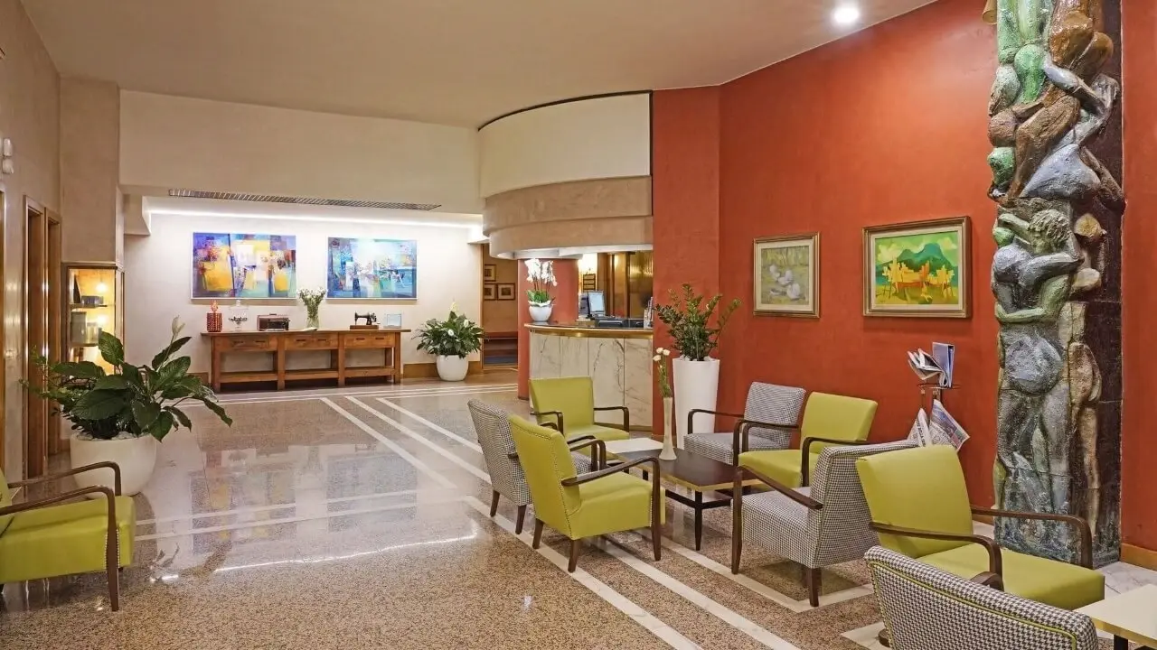 Sportsman Hotel gallery image 8