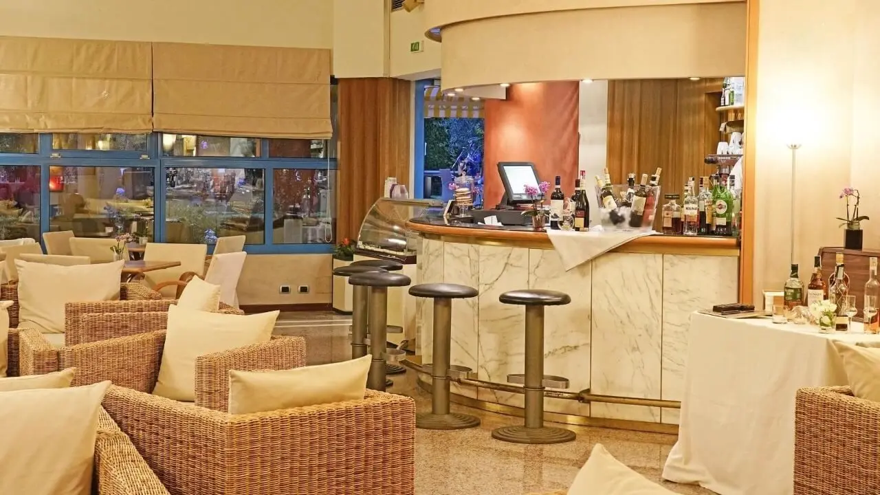 Sportsman Hotel gallery image 9
