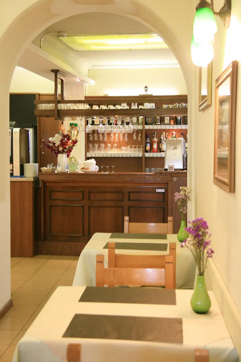 Hotel Modena gallery image 1