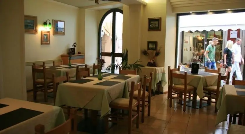 Hotel Modena gallery image 6