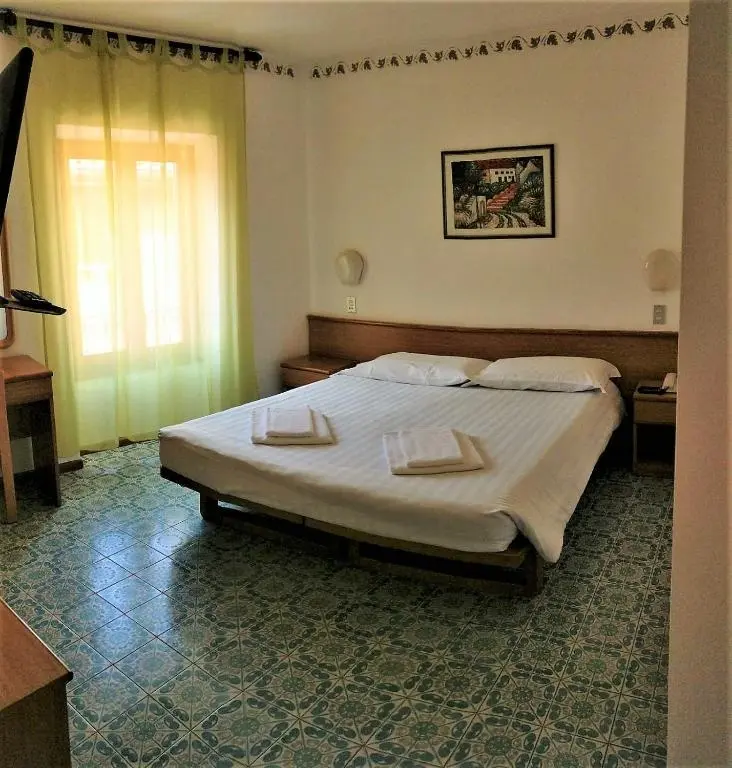Hotel Modena gallery image 9