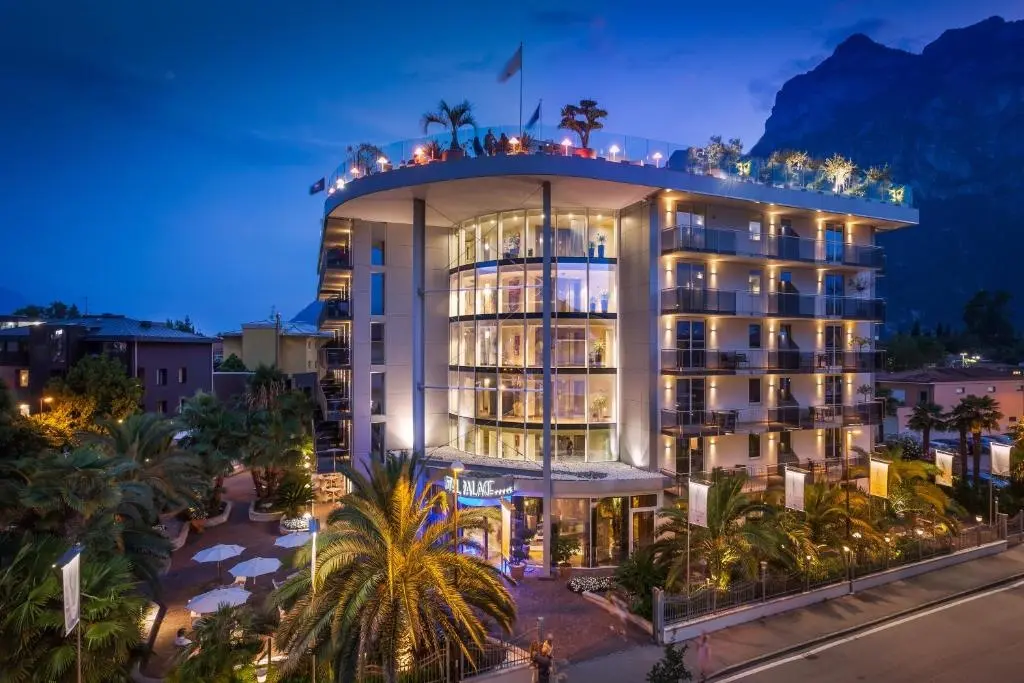 Kristal Palace Hotel gallery image 3