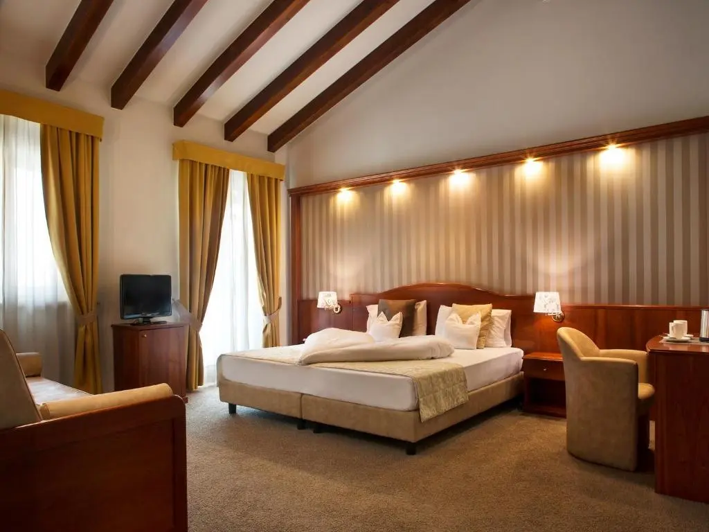 Villa Nicolli Romantic Resorts gallery image 12