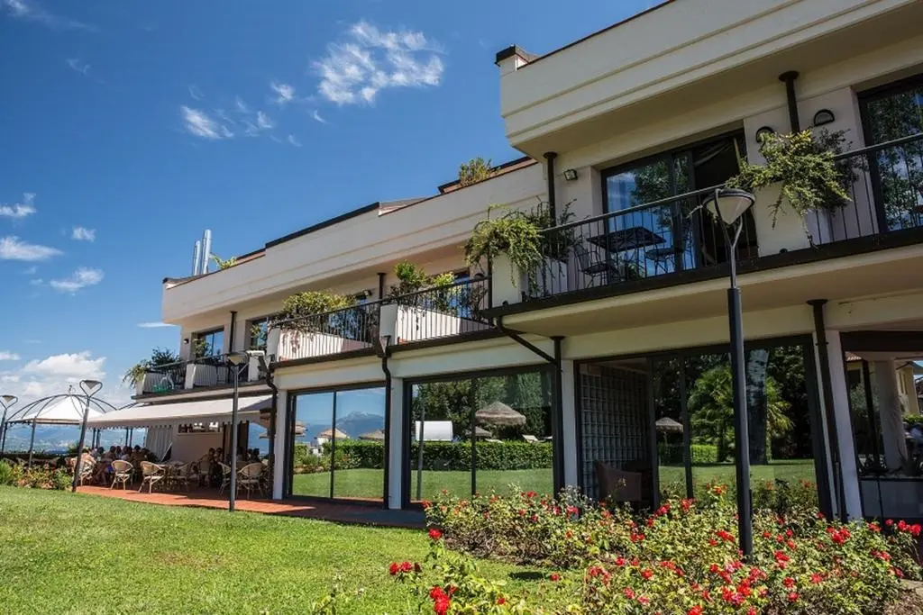 Yachting Hotel Mistral Sirmione gallery image 6