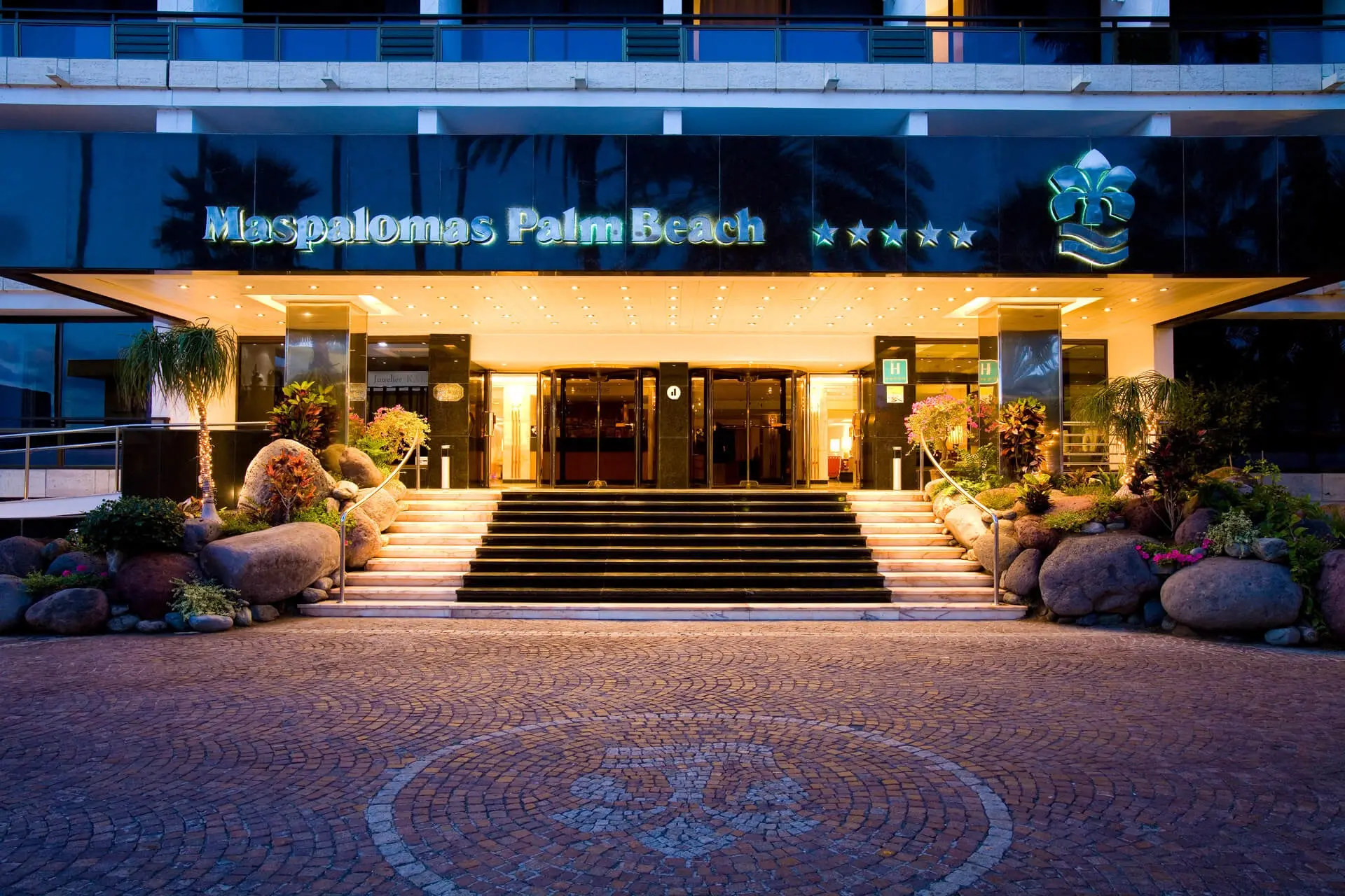 Seaside Palm Beach Hotel gallery image 1