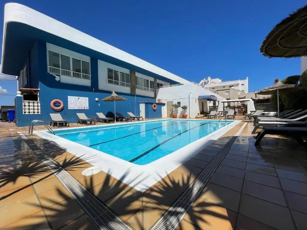 Cel Blau Apartments gallery image 1