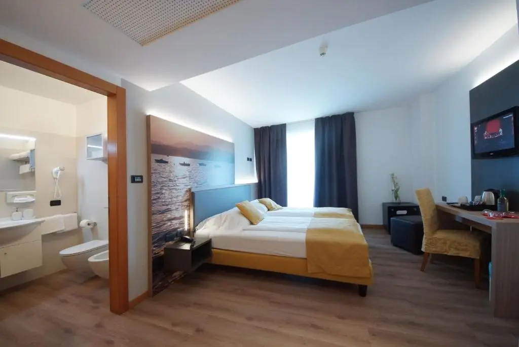Ambassador Suite Hotel gallery image 19