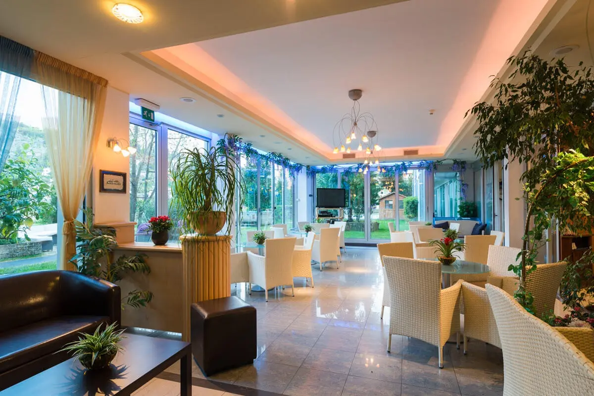 Ambassador Suite Hotel gallery image 8