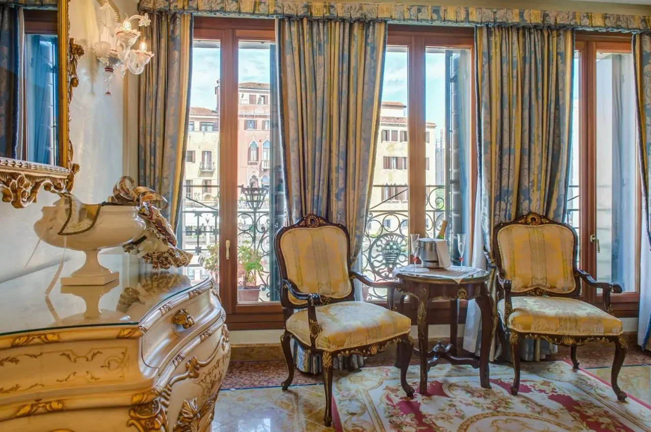 Canal Grande gallery image 6