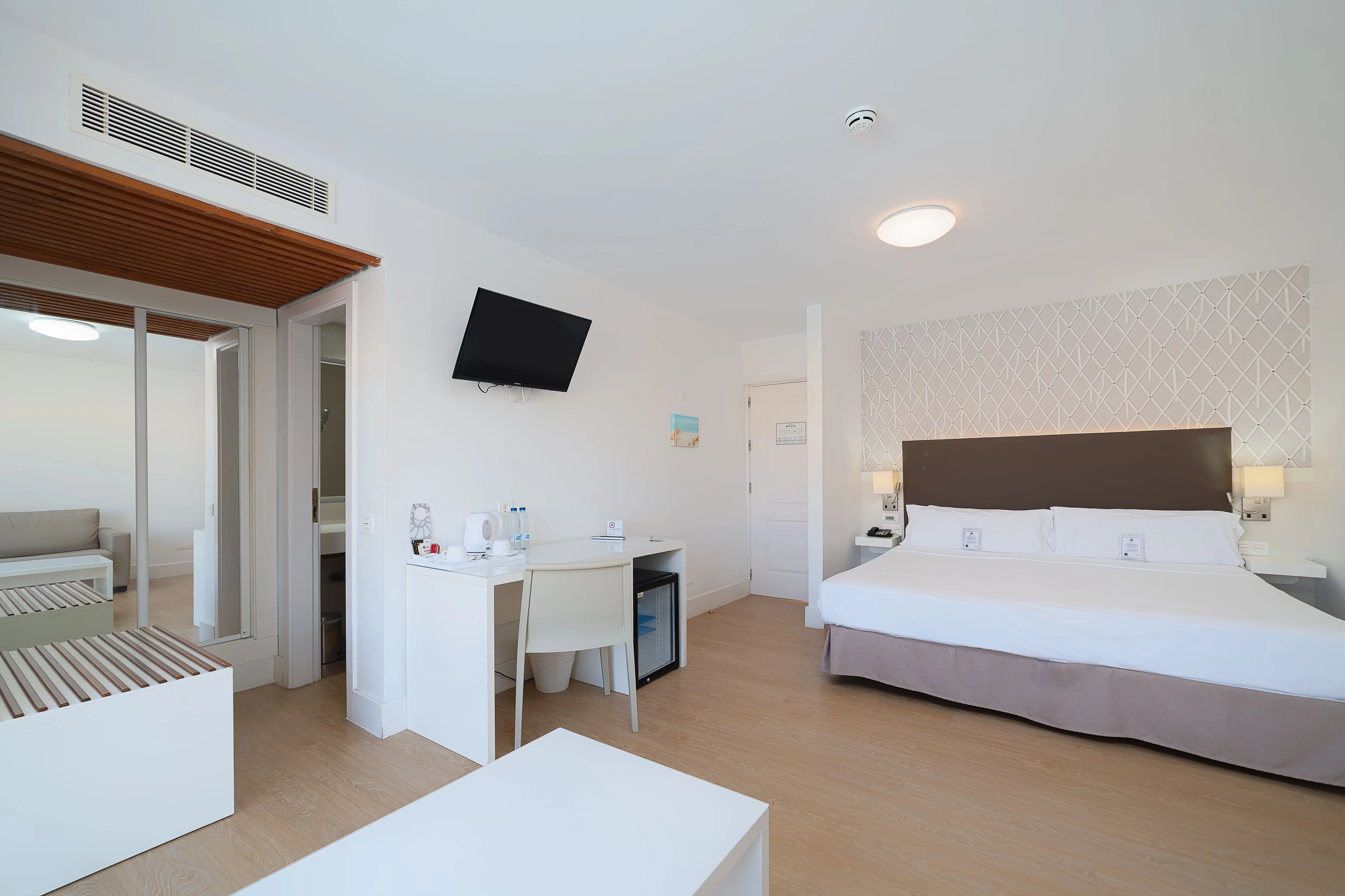 Arena Suite Hotel - Adults Only gallery image 7