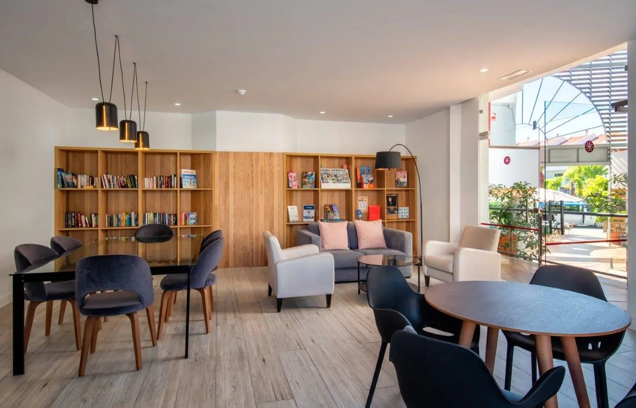 HG Tenerife Sur Apartments gallery image 2