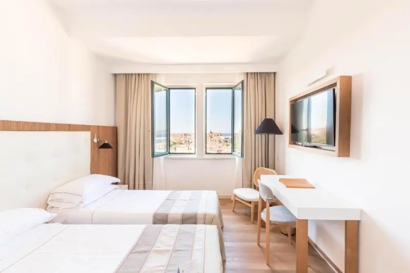 Catalunya Hotel gallery image 2