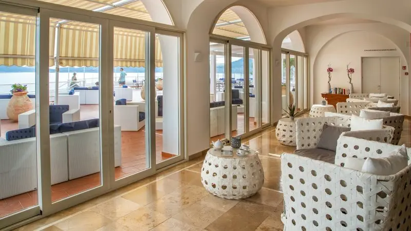El Faro Hotel gallery image 18