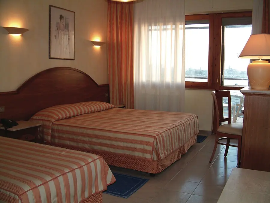 Florida Hotel gallery image 7
