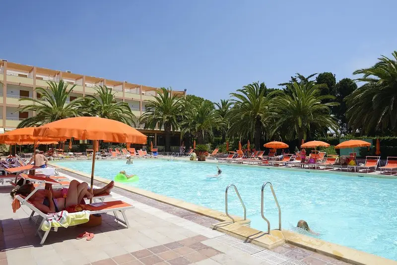 Oasis Hotel gallery image 1
