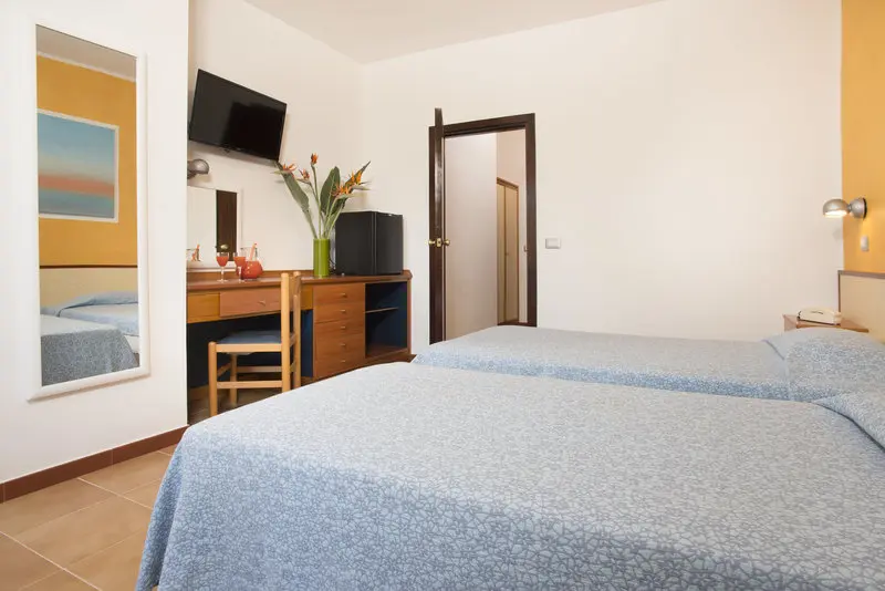 Oasis Hotel gallery image 3