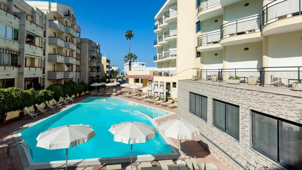 Rina Hotel gallery image 1