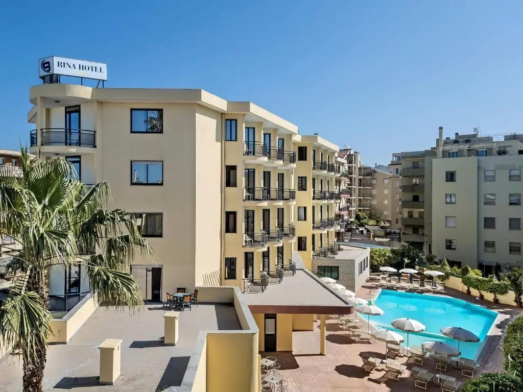 Rina Hotel gallery image 2