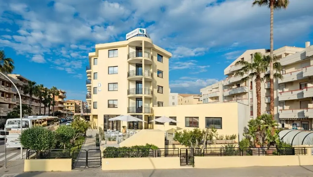 Rina Hotel gallery image 4