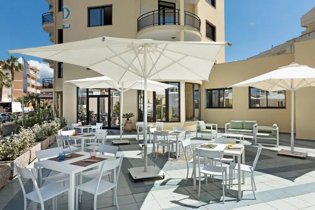 Rina Hotel gallery image 7