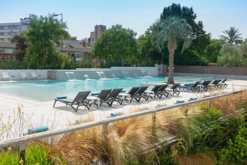 L'Azure Hotel gallery image 1