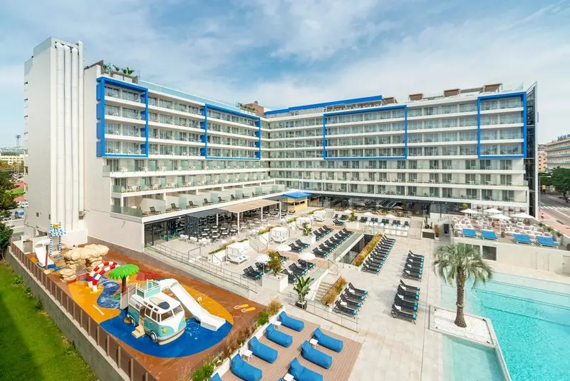 L'Azure Hotel gallery image 7