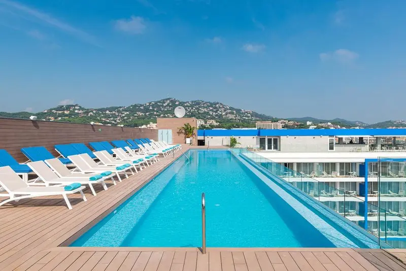 L'Azure Hotel gallery image 5