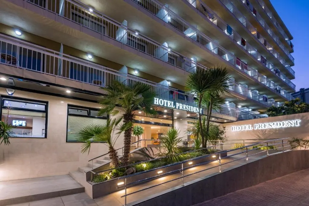 Hotel Presidente gallery image 3