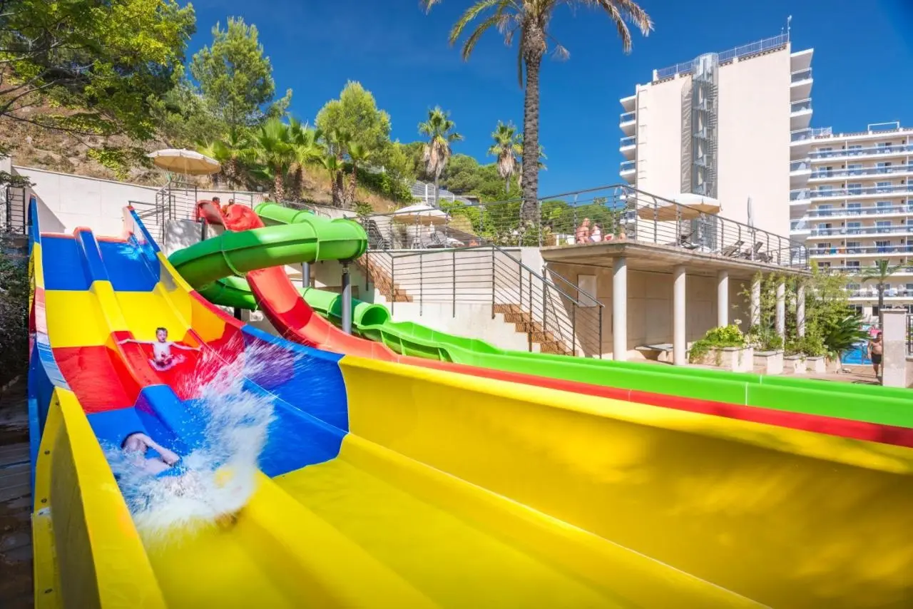 Oasis Splash Park Hotel gallery image 3