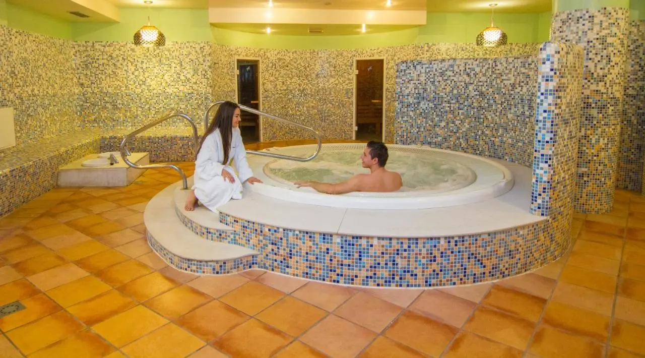 Hotel Golden Bahia De Tossa gallery image 18