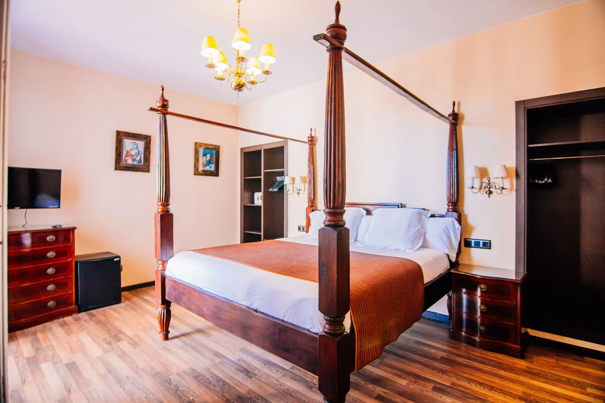 Hotel Roger De Flor gallery image 29