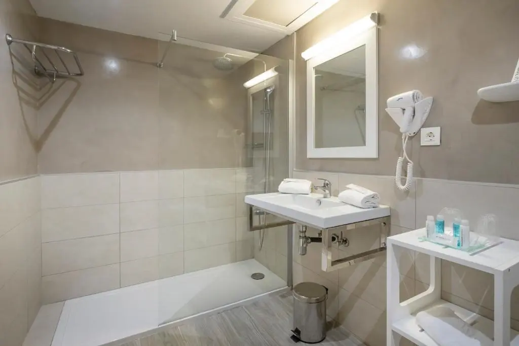 Rosamar Maxim Hotel gallery image 15