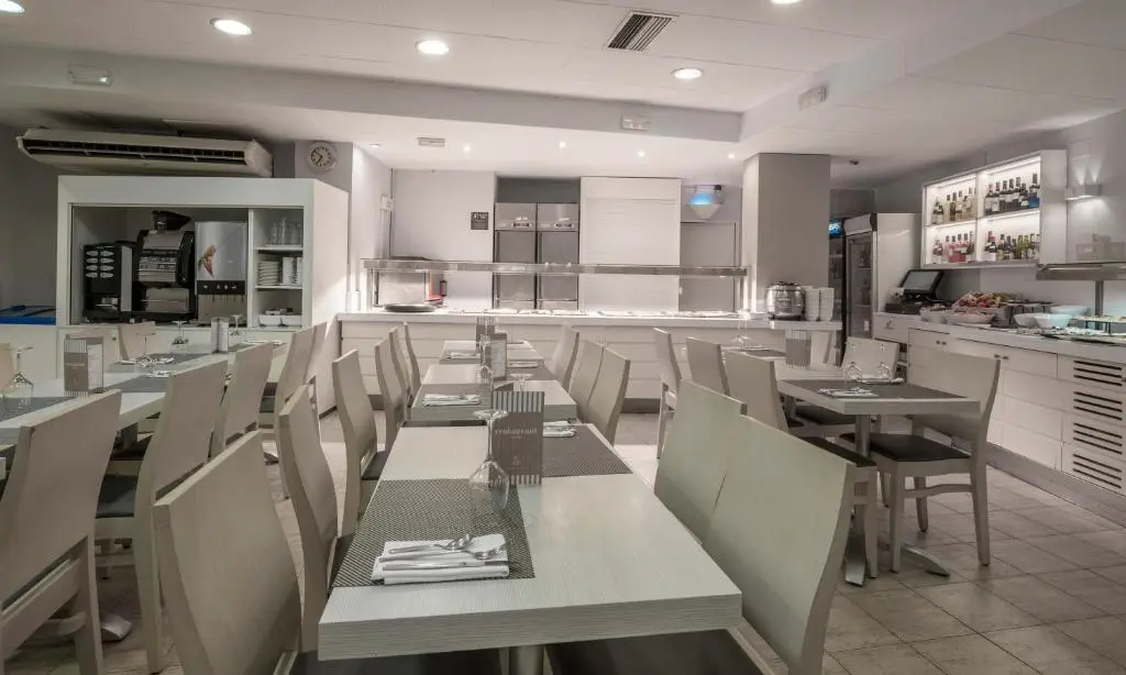 Rosamar Maxim Hotel gallery image 6