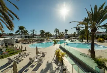 Hotel LIVVO Dunagolf Suites