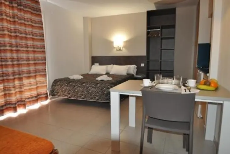 Safari Aparthotel gallery image 22