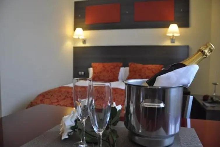 Safari Aparthotel gallery image 4