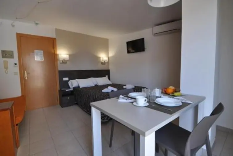 Safari Aparthotel gallery image 9
