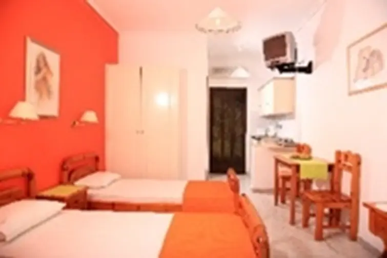 Daisy Apartments gallery image 3