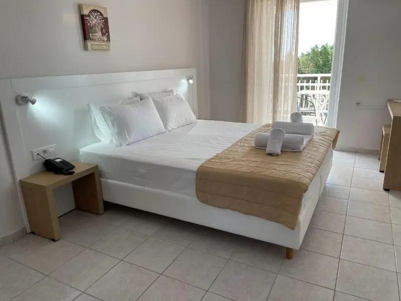 Megara Hotel gallery image 9