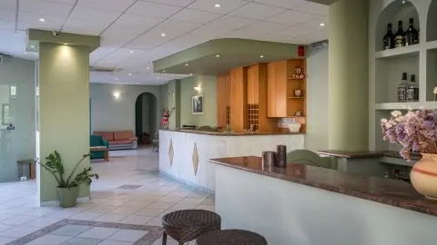 Alamis Apartments gallery image 10