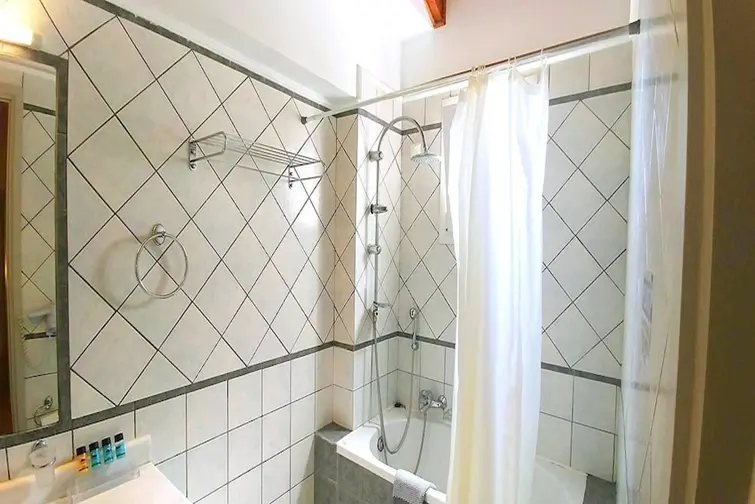 Al Mare Hotel gallery image 1