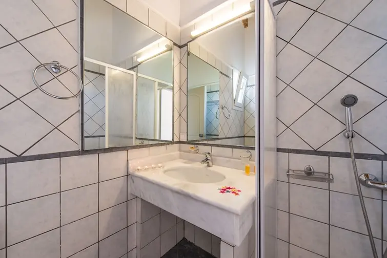 Al Mare Hotel gallery image 12