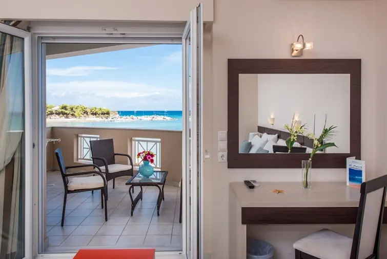 Al Mare Hotel gallery image 2