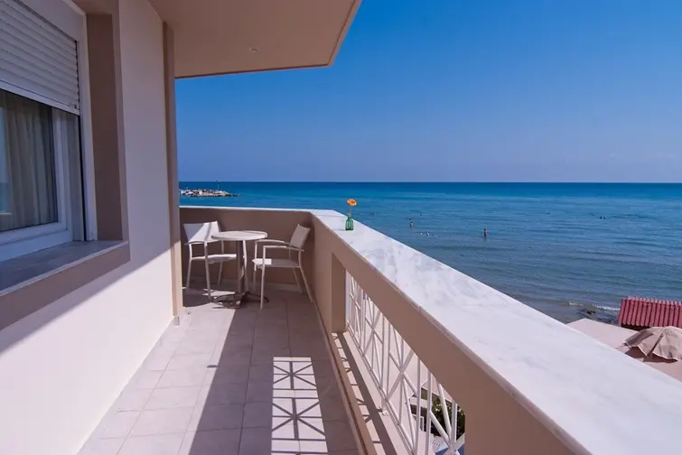 Al Mare Hotel gallery image 6