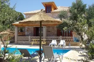 Alegria Villas gallery image 4