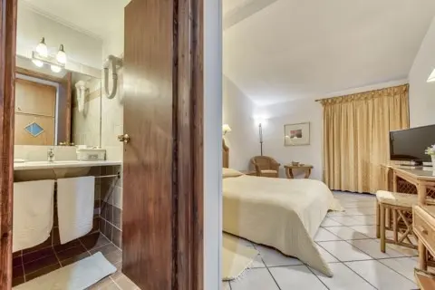 Aquarius Hotel gallery image 8